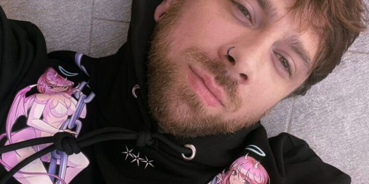 Brando Chiesa astonishes the world as an excellent tattoo artist and creative personality from Italy.
