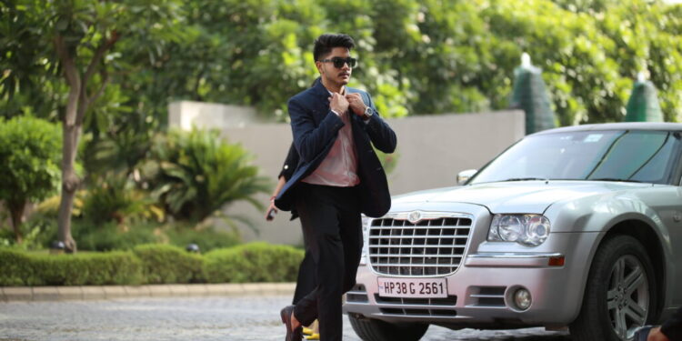 Meet Aditya Vardhan Rajput: 20-Year-Old Self Made 6 Figure Earning Entrepreneur