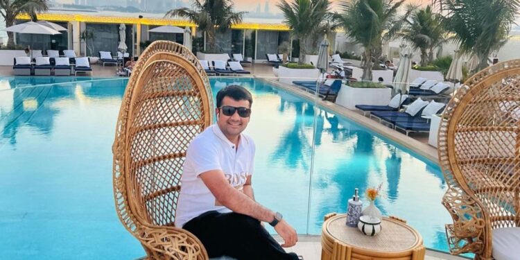 Meet Areeb Shahezan: A Hyderabadi entrepreneur who through his business skills and golden heart won the hearts of people